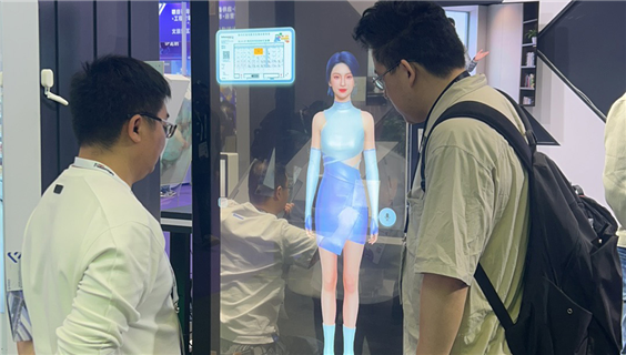 【华心光电】全能登场｜55 寸 AI 数字人，解锁InfoComm展会服务新体验