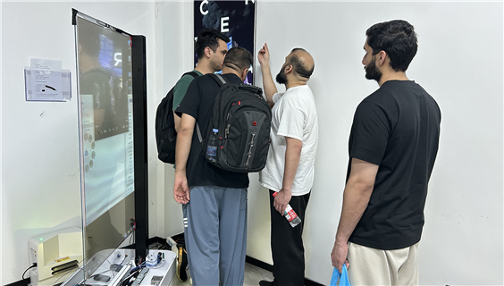 超薄可塑，视界无界｜华心光电 OLED 黑科技，圈粉全球客户！